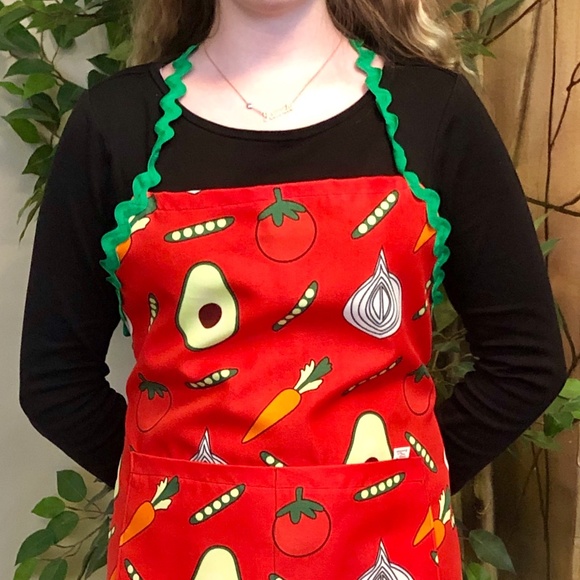 Andys Aprons - not so basic!  “Avocados & Onions” - Picture 1 of 3